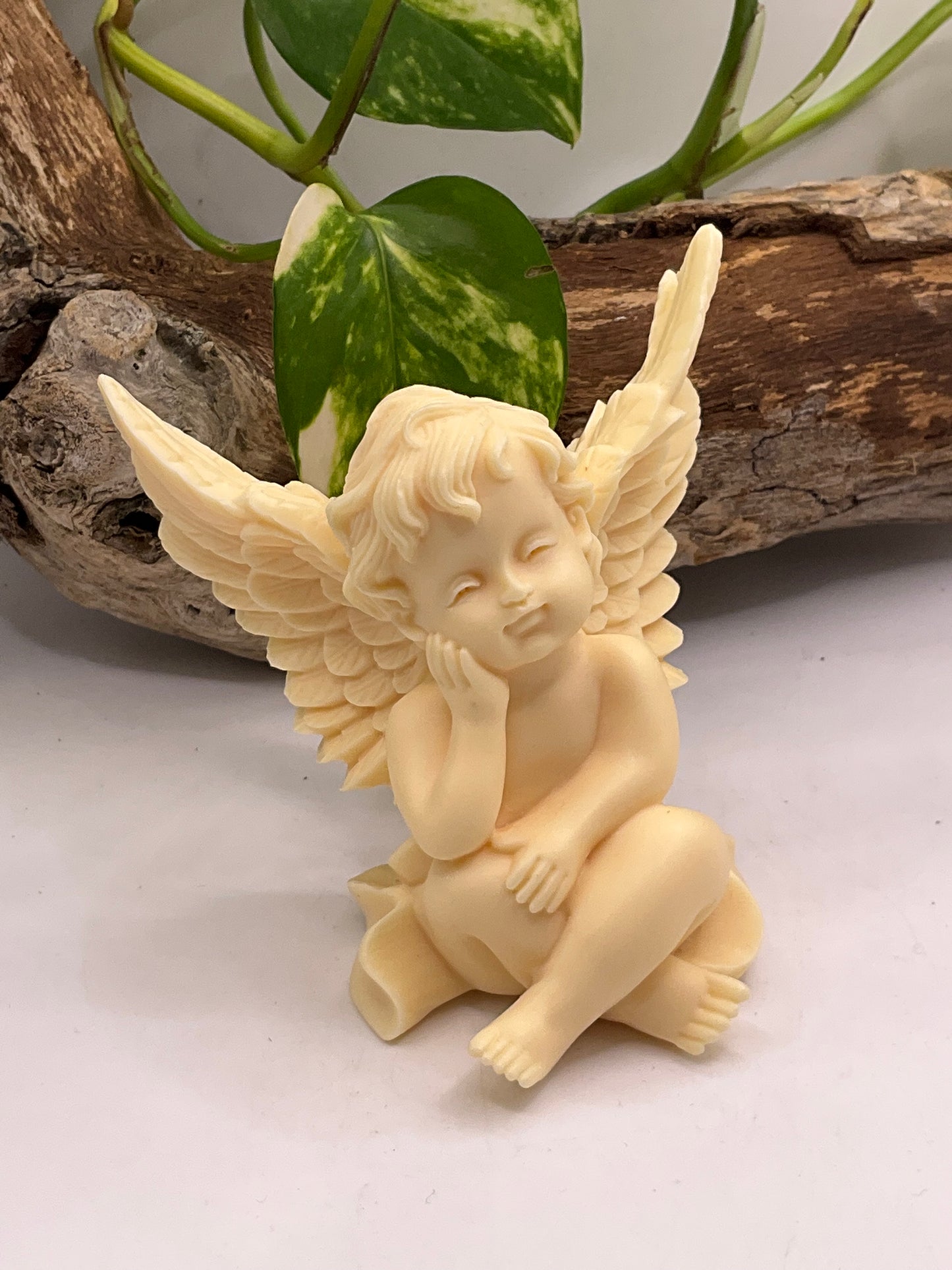 Nut Ivory Cherub